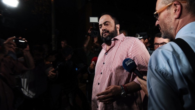 Εξοργισμένος ο Μαρινάκης με τις πρόσφατες εξελίξεις για τις τηλεοπτικές άδειες