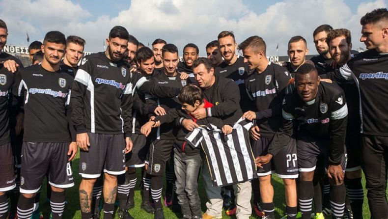 Η μεγάλη του αγάπη είναι ο ΠΑΟΚ (pics & vid)