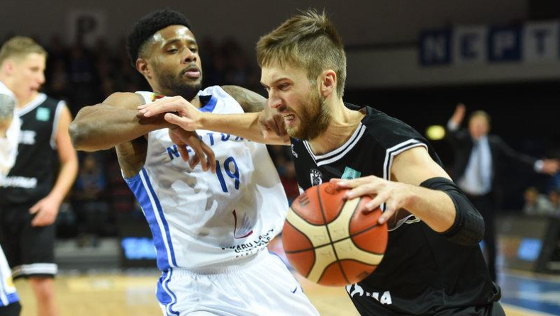 Διάταση στον δικέφαλο ο Πέινερς