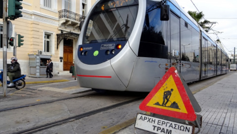 Γυναίκα παρασύρθηκε από το τραμ στο κέντρο της Αθήνας