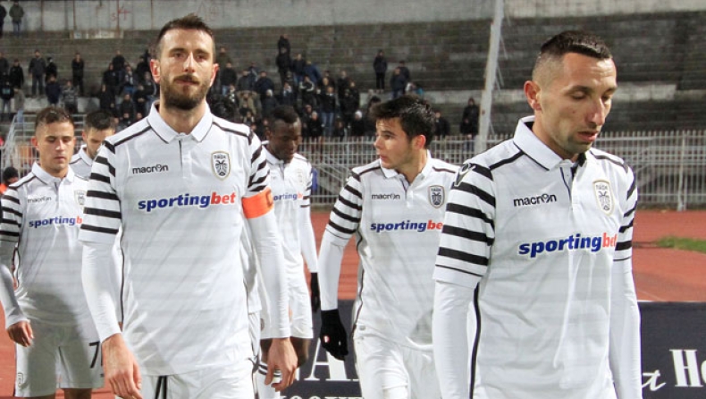 Γιούχα και… επιστροφή φανέλας (pics)