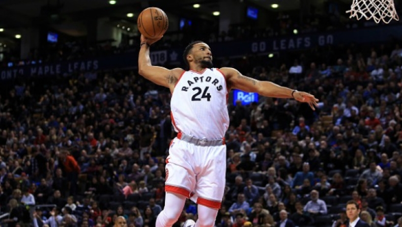 Φοβερό κάρφωμα από τον Πάουελ (vid)