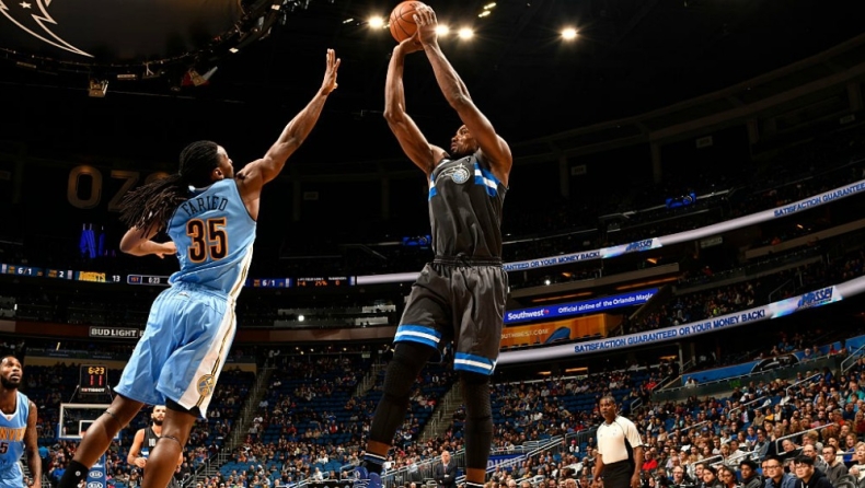 Τα κάνει όλα και συμφέρει ο Ιμπάκα (vid)