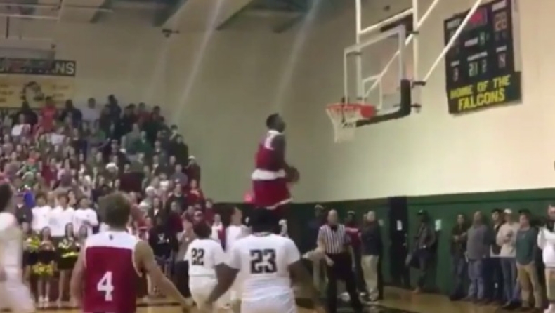 Μυθικός 16χρονος! Alley-oop κάρφωμα με «ανεμόμυλο»! (vid)