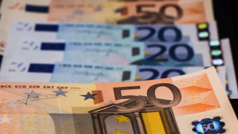 Δικαιώθηκε Ελληνίδα για προπληρωμένες κάρτες αξίας 3.000 ευρώ