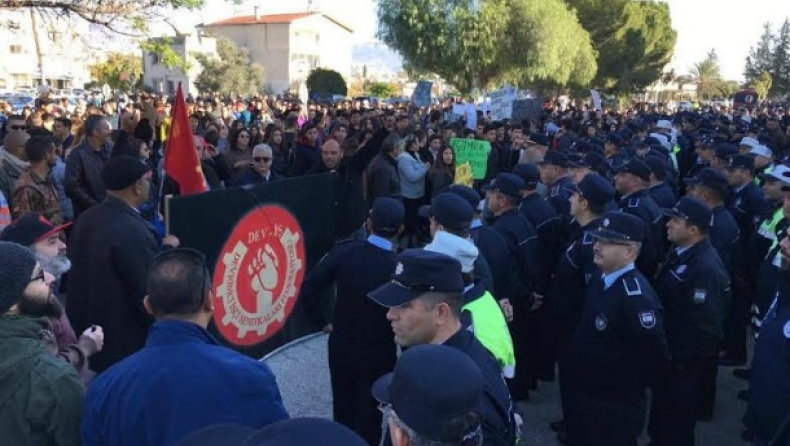 Επεισόδια στα Κατεχόμενα για την αλλαγή της ώρας (pics)