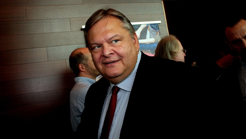 «Δεν κοιμάμαι τα βράδια, περιμένω να φύγουν», είπε ο Βενιζέλος