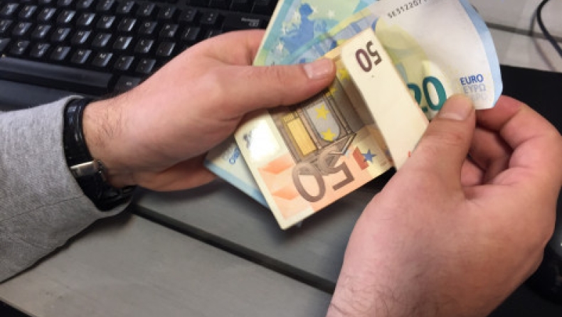 Αφορολόγητο: Αύξηση φόρων ως 880 ευρώ!