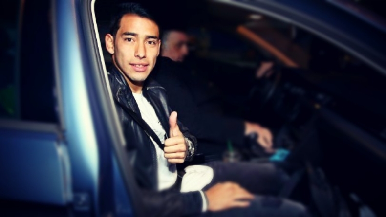 Στην Αθήνα για την ΑΕΚ ο Αραούχο! (pics & gTV)