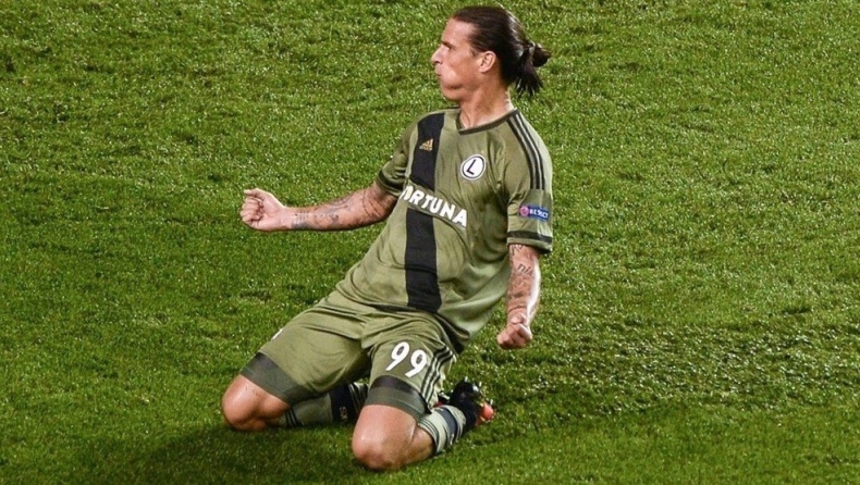 Αγκαλιά με τον Γιώργο Σαββίδη! (pic)