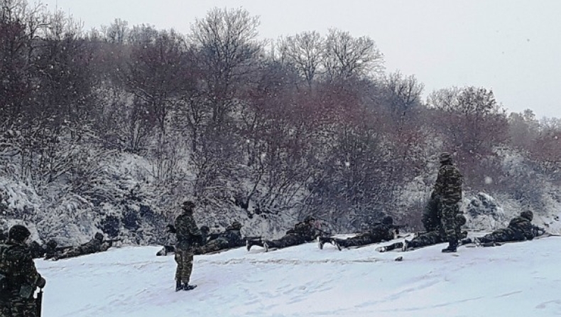 Εντυπωσιακή άσκηση του ελληνικού στρατού στα χιόνια του Έβρου (pics)
