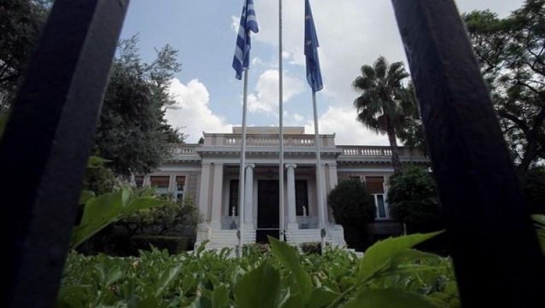 Το Μαξίμου «σφάζει» με το γάντι τον Χρυσόγονο