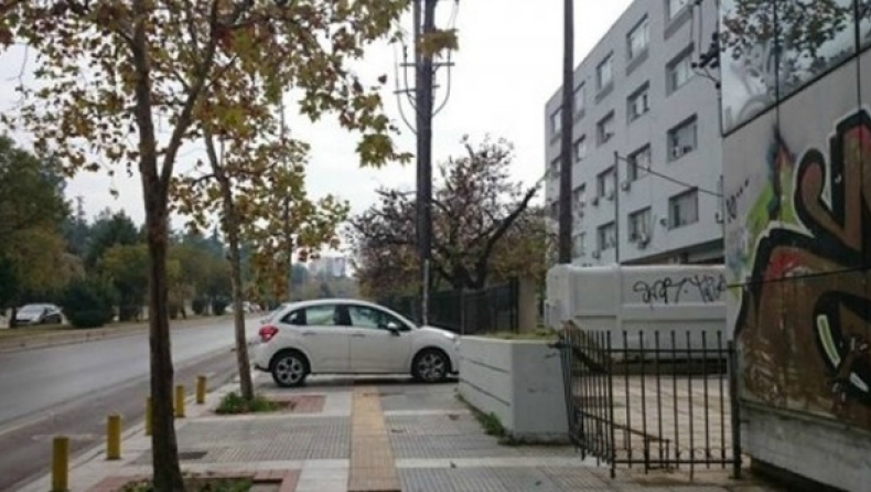 Θεσσαλονίκη: Viral στο facebook το τετραπλό παρκάρισμα της χρονιάς (pic)