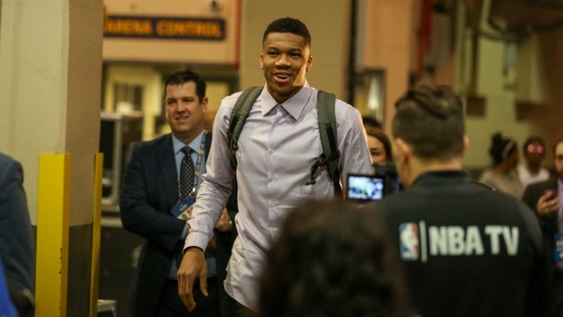 O Γιάννης έφτασε στο «Smoothie King Center» (pic & vid)