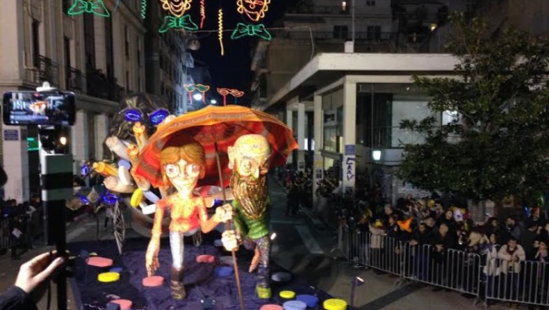 Τριάντα χιλιάδες καρναβαλιστές στους δρόμους της Πάτρας