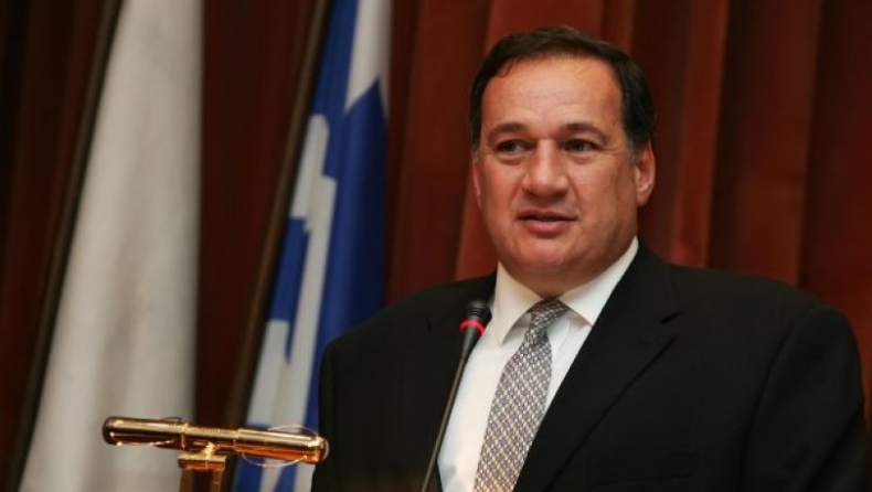 Επιμένει για αναβολή ο Νικολάου, δεν το δέχεται η πλευρά Καπράλου