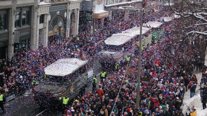 Χαμός στην παρέλαση των New England Patriots (vids & pics)