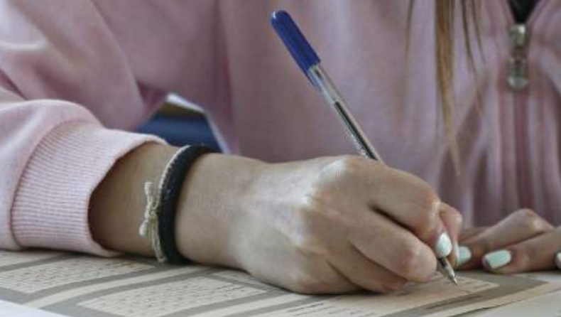 9 μεγάλες ανατροπές σε Πανελλήνιες και Γ' Λυκείου