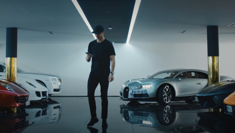Ποιο αυτοκίνητο προτιμάει ο Ρονάλντο; (video)