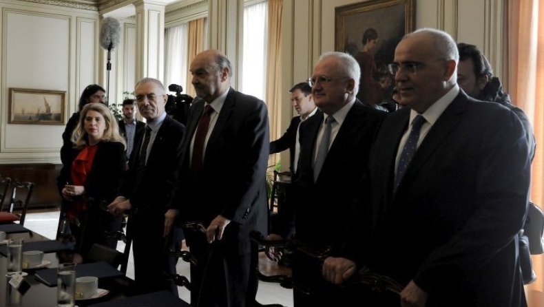 Συνάντηση με τον πρωθυπουργό είχαν οι τραπεζίτες
