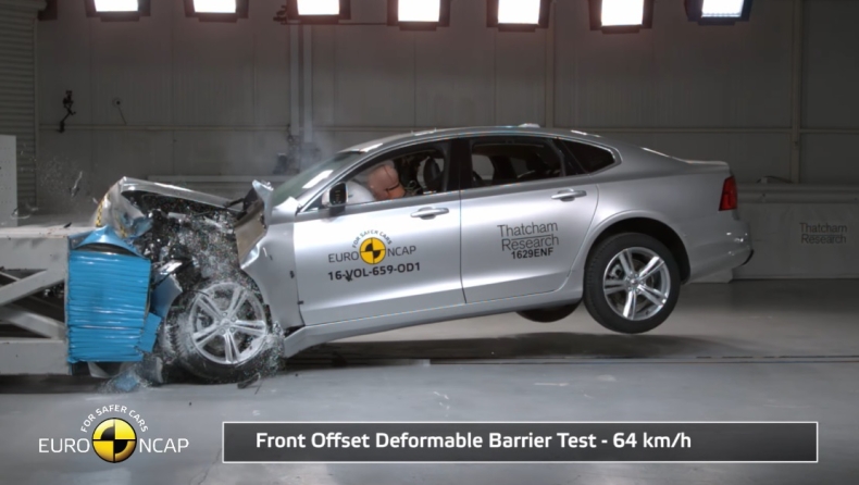 Χατ τρικ στην ασφάλεια από τη Volvo (video)