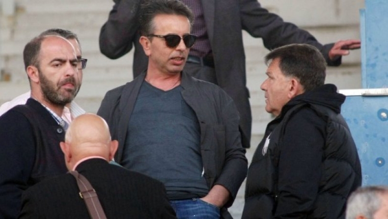 Διαψεύδει ο Πλεξίδας