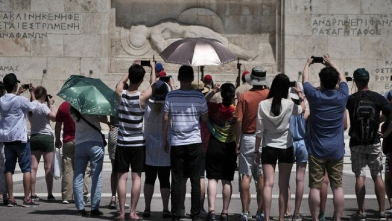 Οι Γερμανοί «ψηφίζουν» Ελλάδα για τις διακοπές τους
