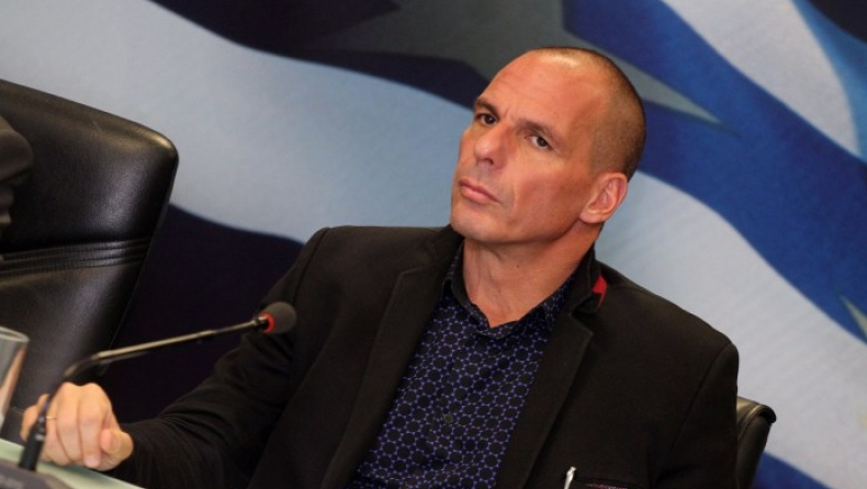 Έπιασε δουλειά ο Γιάνης Βαρουφάκης