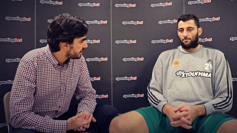 Μπουρούσης: «Δεν κοιτάω τον Γιάννη, με ενδιαφέρει ο Παναθηναϊκός!» (gTV)