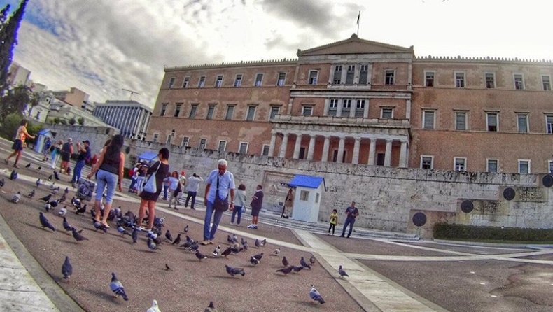 Συνταγματική Αναθεώρηση: Απλή αναλογική και κατάργηση βουλευτικής ασυλίας