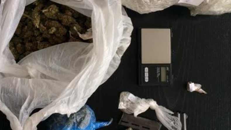 Ναρκωτικά και όπλο σε αποθήκη στην Ξάνθη