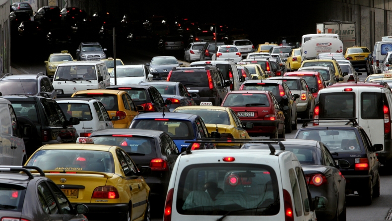 «Ραβασάκια» για 2,2 εκατ. κατόχους αυτοκινήτων και μοτοσικλετών