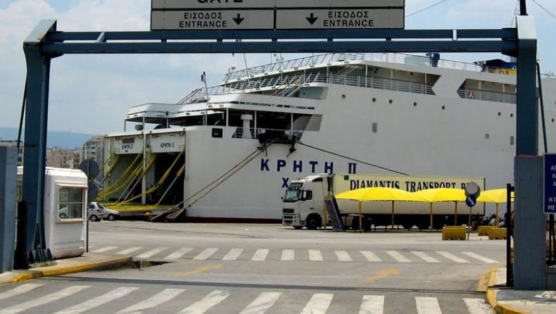 Βρέθηκε απαγχονισμένος άντρας στο λιμάνι του Πειραιά