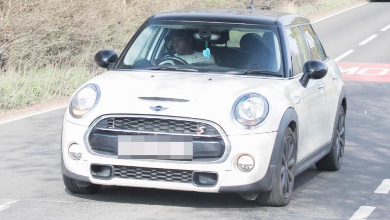 Mini cooper με μηχανή από... ferrari!