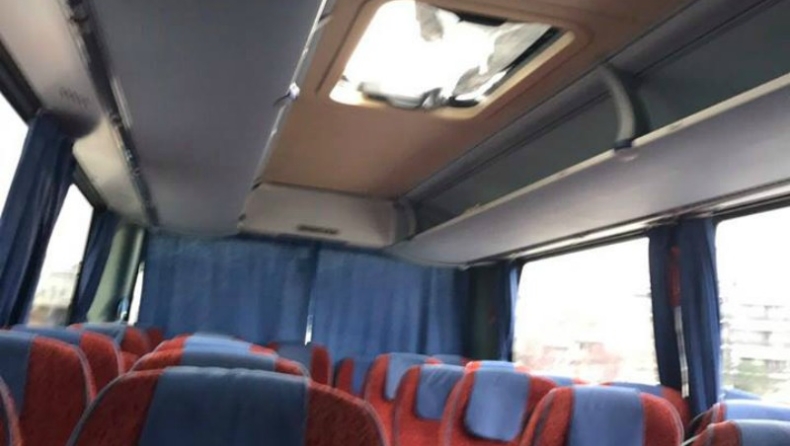 Επίθεση με πέτρες στο πούλμαν του Ολυμπιακού! (pics)
