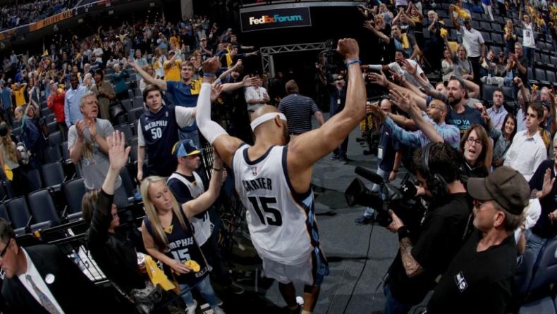 Οι Γκρίζλις αποκλείστηκαν και ο 40άρης Κάρτερ πήγε για βάρη! (pic)