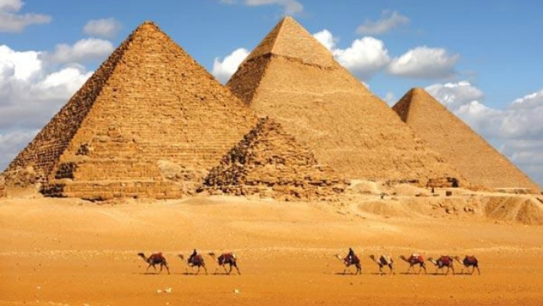 Βρέθηκε πυραμίδα 3.700 ετών (pics)