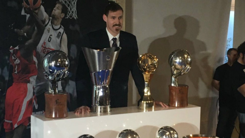 Η Ρεάλ Μαδρίτης τίμησε τον Νοτσιόνι (pic & vid)