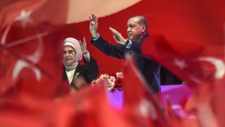 Τουρκία: Πύρρειος νίκη για τον Ερντογάν (pics)