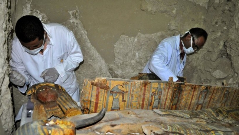 Στην Αίγυπτο ανακάλυψαν έξι μούμιες και ξύλινους σαρκοφάγους (pics)