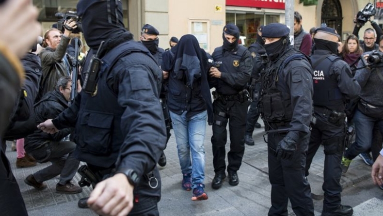 Συλλήψεις ύποπτων τζιχαντιστών για επιθέσεις στις Βρυξέλλες, στην Ισπανία (pics)