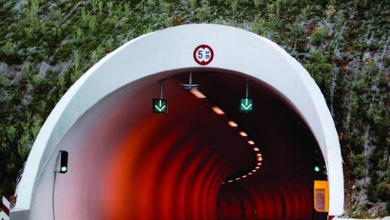 Τροχαίο στην Εγνατία με πούλμαν που μετέφερε μαθητές (vid)