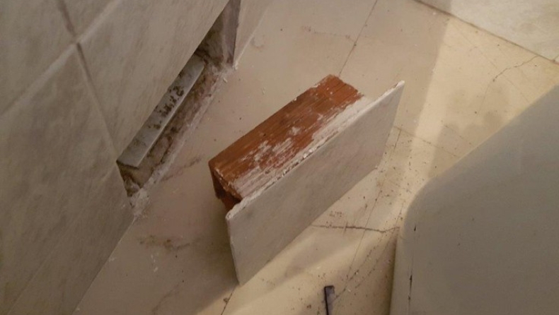 Έχτισαν την ηρωίνη στα πλακάκια (pics)
