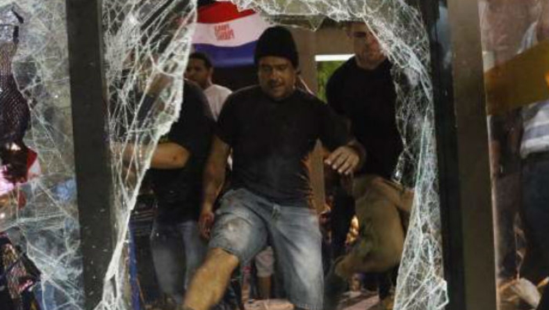 Παραγουάη: Διαδηλωτές εισέβαλαν στο Κογκρέσο και τα έσπασαν (pics & vids)