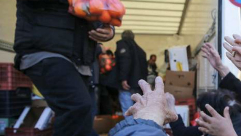 Χτύπημα στα φτωχά νοικοκυριά: Τα 4 επιδόματα που κόβονται