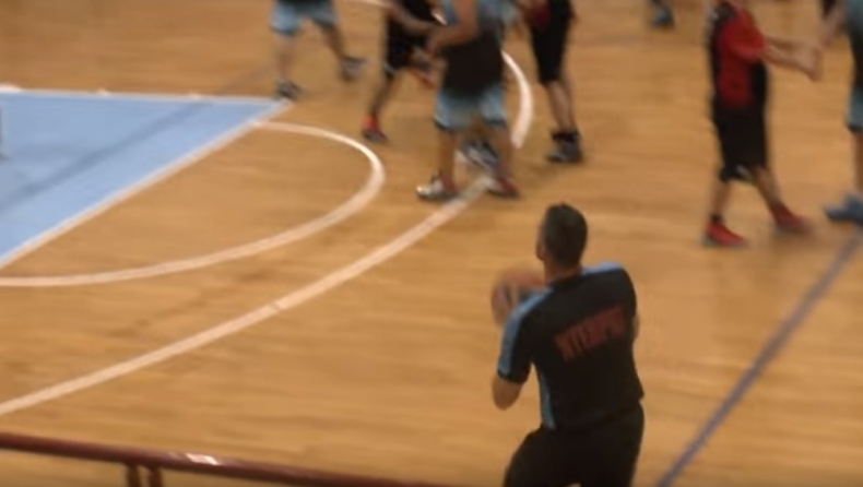«Τρελό» buzzer beater από... διαιτητή! (vid)