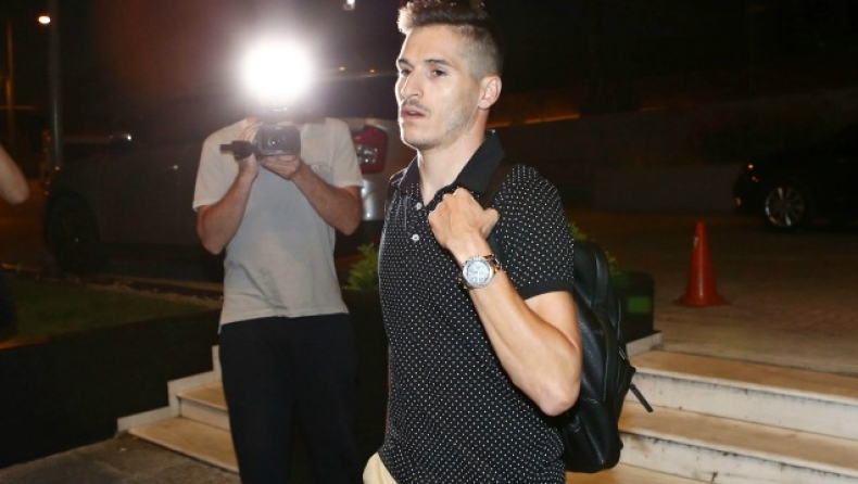 Στα γραφεία για υπογραφές ο Λόπες! (pics)