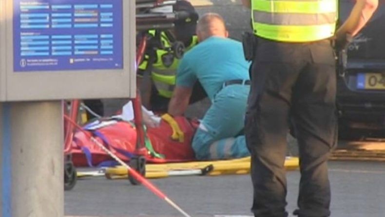 Άμστερνταμ: Αυτοκίνητο έπεσε πάνω σε πεζούς έξω από σταθμό του μετρό (pics)