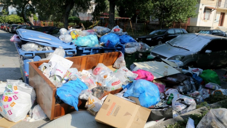 Ξεκίνησε η αποκομιδή των σκουπιδιών στο Αιγάλεω (pics)