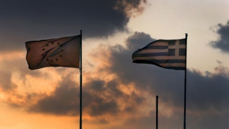 Politico: Η ελληνική κρίση δεν θα απασχολεί πλέον τόσο την ΕΕ